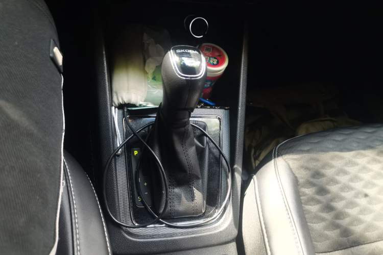 Used Skoda Kamiq 2018 1.5L Automatic Comfort Edition China VI Standard Gear Lever