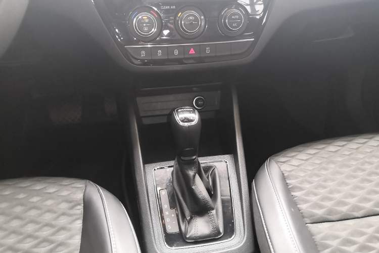 Used Skoda Kamiq 2018 1.5L Automatic Comfort Edition China VI Standard Gear Lever