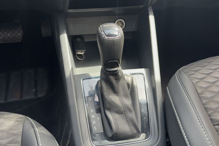 Used Skoda Kamiq 2018 1.5L Automatic Comfort Edition China VI Standard Gear Lever