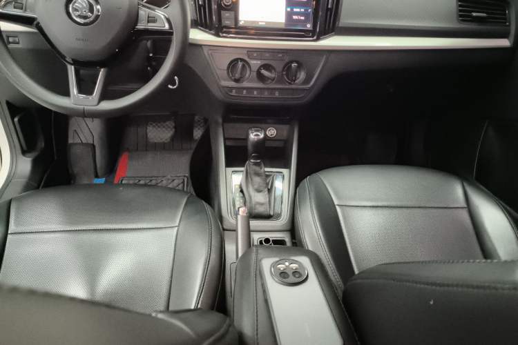 Used Skoda Kamiq 2018 1.5L Automatic Standard Edition China VI Gear Lever