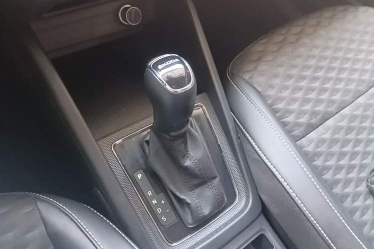 Used Skoda Kamiq 2018 1.5L Automatic Comfort Edition China VI Standard Gear Lever