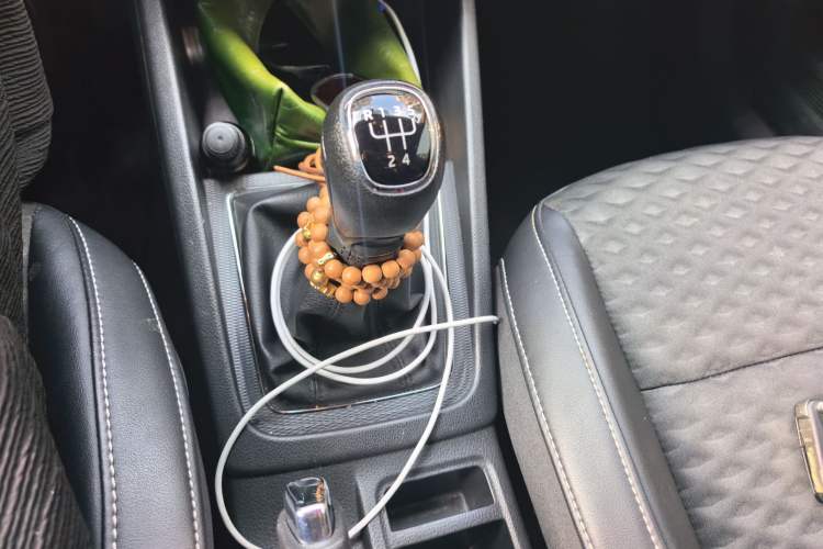 Used Skoda Kamiq 2018 1.5L Manual Comfort Edition China VI Standard Gear Lever