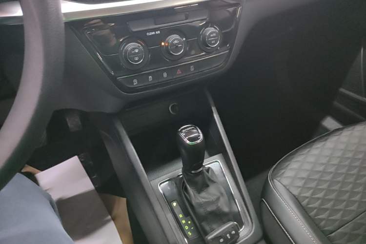 Used Skoda Kamiq 2018 1.5L Automatic Comfort Edition China V Standard Gear Lever