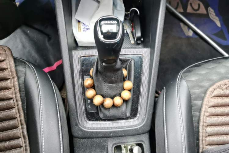 Used Skoda Kamiq 2018 1.5L Automatic Comfort Edition China VI Standard Gear Lever