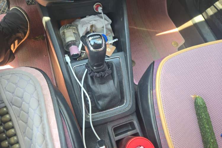 Used Skoda Kamiq 2018 1.5L Automatic Comfort Edition China VI Standard Gear Lever