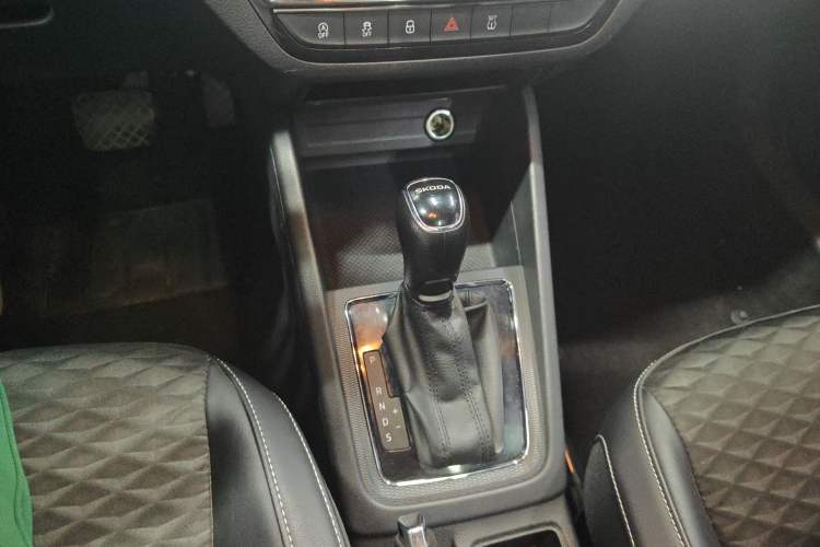 Used Skoda Kamiq 2018 1.5L Automatic Comfort Edition China VI Standard Gear Lever