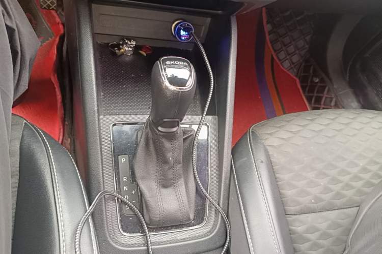 Used Skoda Kamiq 2018 1.5L Automatic Comfort Edition China VI Standard Gear Lever
