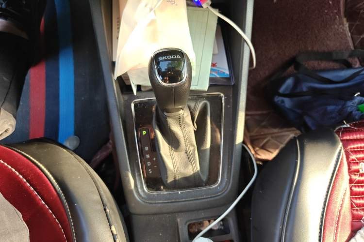 Used Skoda Kamiq 2018 1.5L Automatic Comfort Edition China VI Standard Gear Lever
