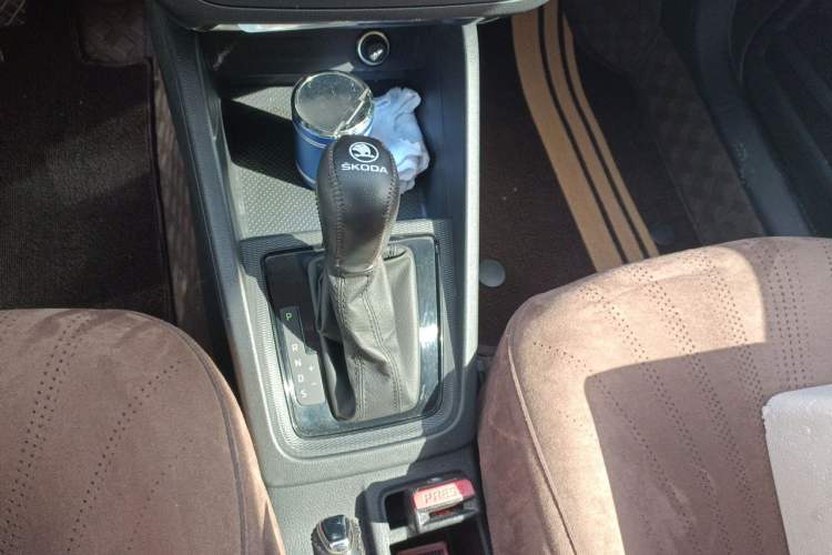 Used Skoda Kamiq 2018 1.5L Automatic Standard Edition China VI Gear Lever