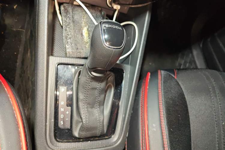 Used Skoda Kamiq 2018 1.5L Automatic Standard Version China V Emission Standard Gear Lever