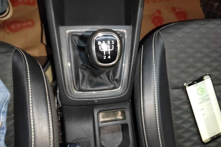 Used Skoda Kamiq 2018 1.5L Manual Comfort Edition China VI Standard Gear Lever