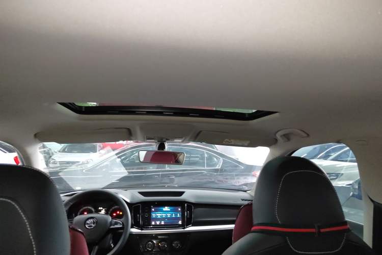 Used Skoda Kamiq 2018 1.5L Manual Comfort Edition China VI Standard Headliner