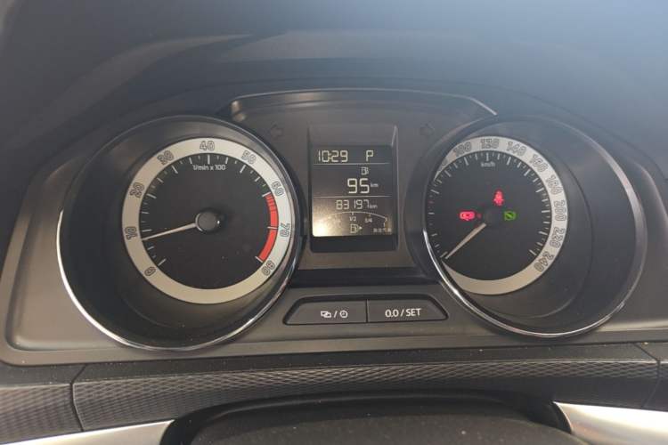 Used Skoda Kamiq 2018 1.5L Automatic Comfort Edition China VI Standard Instrument Cluster