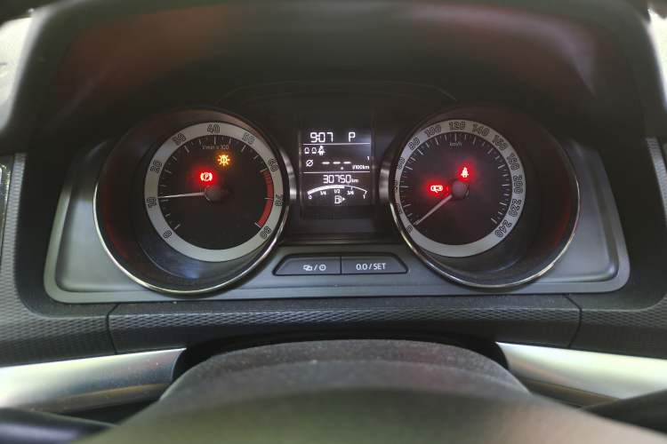 Used Skoda Kamiq 2018 1.5L Automatic Comfort Edition China VI Standard Instrument Cluster