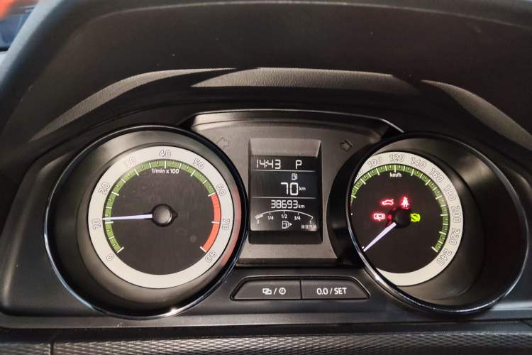 Used Skoda Kamiq 2018 1.5L Automatic Comfort Edition China VI Standard Instrument Cluster