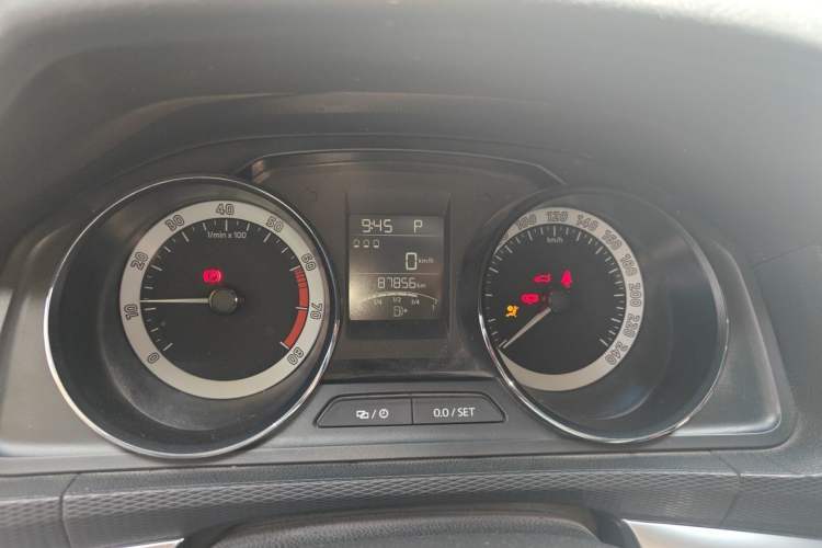 Used Skoda Kamiq 2018 1.5L Automatic Comfort Edition China VI Standard Instrument Cluster