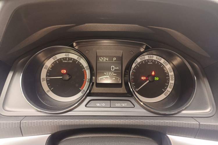 Used Skoda Kamiq 2018 1.5L Automatic Comfort Edition China VI Standard Instrument Cluster