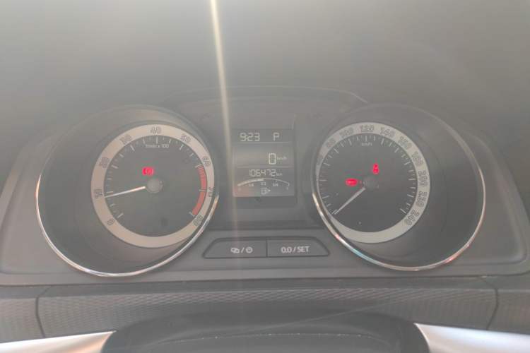 Used Skoda Kamiq 2018 1.5L Automatic Comfort Edition China VI Standard Instrument Cluster