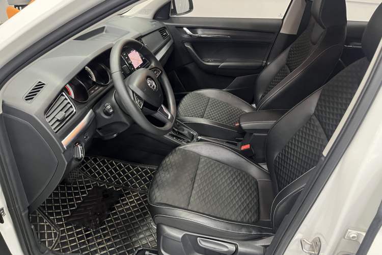 Used Skoda Kamiq 2018 1.5L Automatic Comfort Edition China VI Standard Interior 1