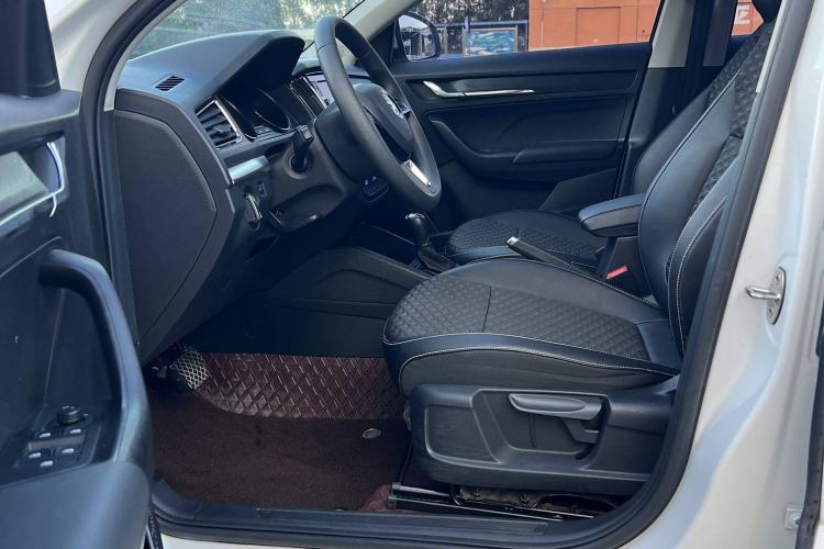 Used Skoda Kamiq 2018 1.5L Automatic Comfort Edition China VI Standard Interior 2