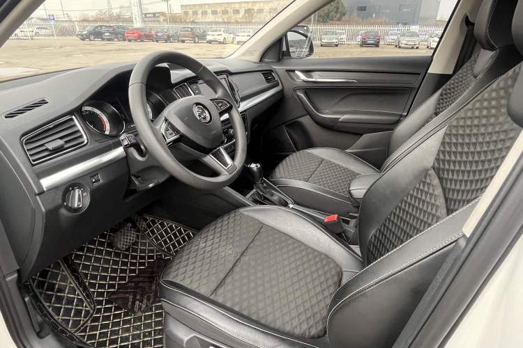 Used Skoda Kamiq 2018 1.5L Automatic Comfort Edition China VI Standard Interior 2