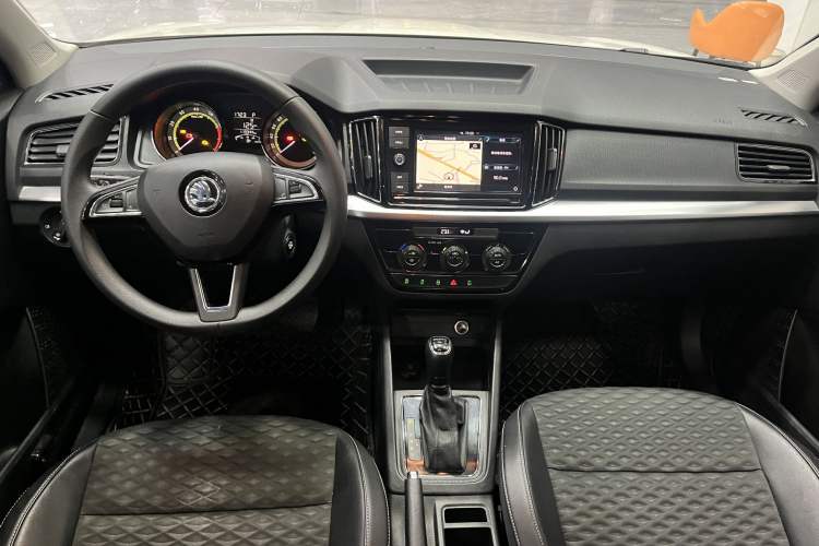 Used Skoda Kamiq 2018 1.5L Automatic Comfort Edition China VI Standard Interior 2