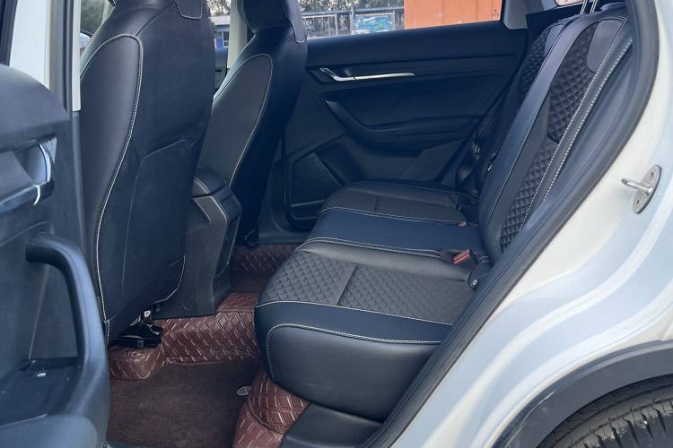 Used Skoda Kamiq 2018 1.5L Automatic Comfort Edition China VI Standard Interior 3