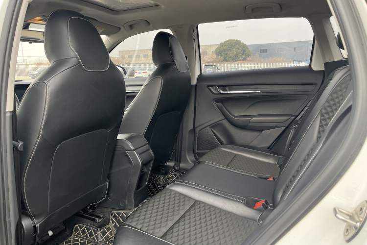 Used Skoda Kamiq 2018 1.5L Automatic Comfort Edition China VI Standard Interior 4