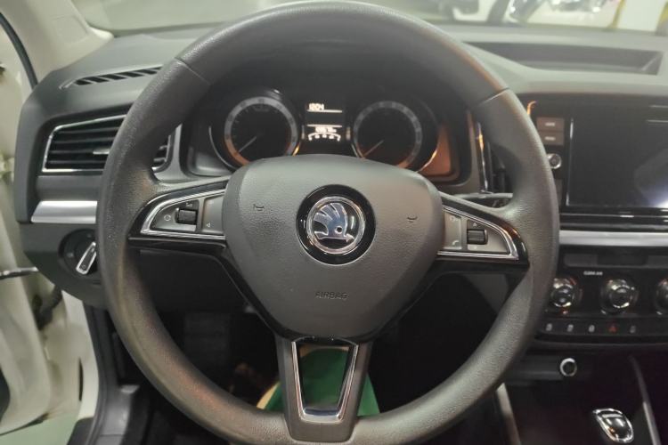 Used Skoda Kamiq 2018 1.5L Automatic Comfort Edition China VI Standard Interior 4