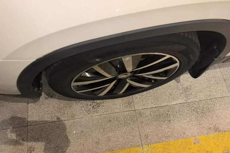 Used Skoda Kamiq 2018 1.5L Automatic Comfort Edition China VI Standard Left Front Wheel Hub