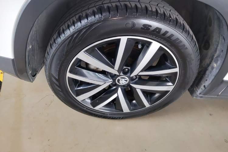 Used Skoda Kamiq 2018 1.5L Automatic Comfort Edition China VI Standard Left Front Wheel Hub