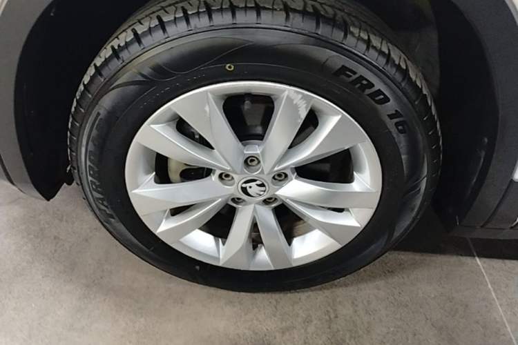 Used Skoda Kamiq 2018 1.5L Automatic Standard Version China V Emission Standard Left Front Wheel Hub
