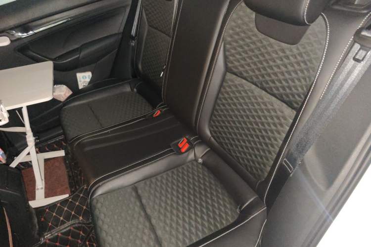 Used Skoda Kamiq 2018 1.5L Automatic Comfort Edition China VI Standard Left Rear Seat