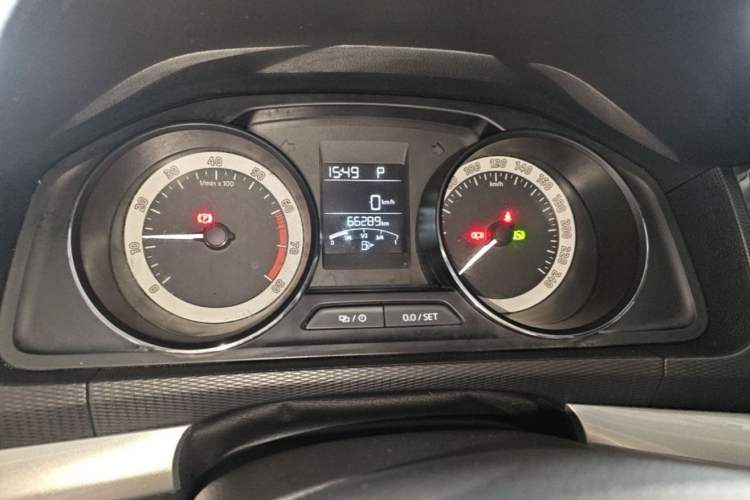 Used Skoda Kamiq 2018 1.5L Automatic Standard Version China V Emission Standard Odometer Close Up