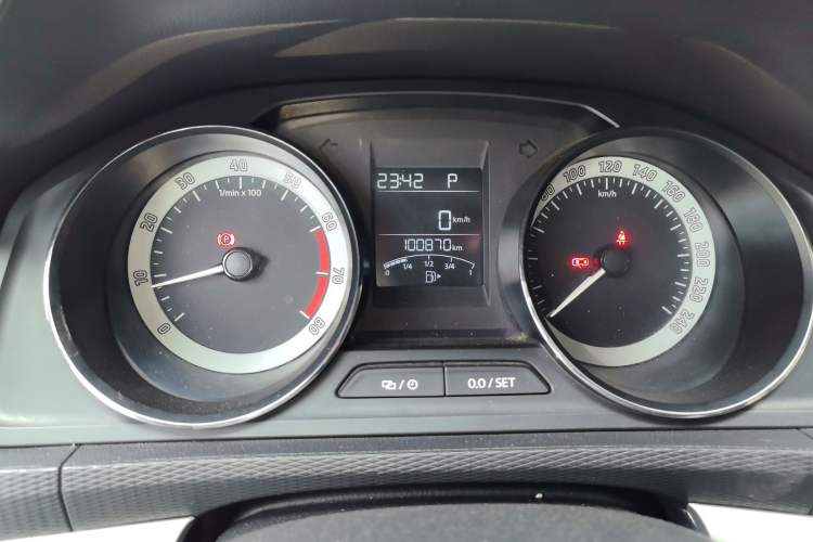 Used Skoda Kamiq 2018 1.5L Automatic Standard Version China V Emission Standard Odometer Close Up