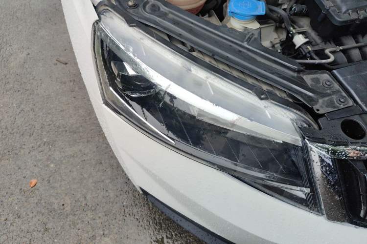 Used Skoda Kamiq 2018 1.5L Automatic Standard Edition China VI Right Front Headlight