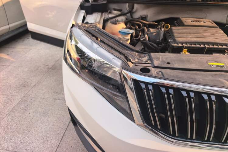 Used Skoda Kamiq 2018 1.5L Manual Comfort Edition China VI Standard Right Front Headlight