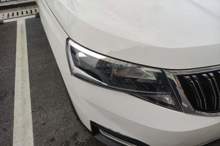 Used Skoda Kamiq 2018 1.5L Manual Comfort Edition China VI Standard Right Front Headlight