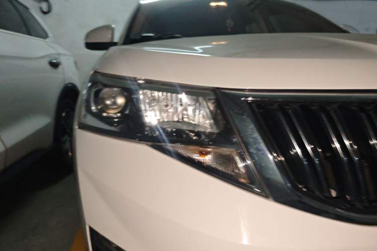 Used Skoda Kamiq 2018 1.5L Automatic Comfort Edition China VI Standard Right Front Headlight