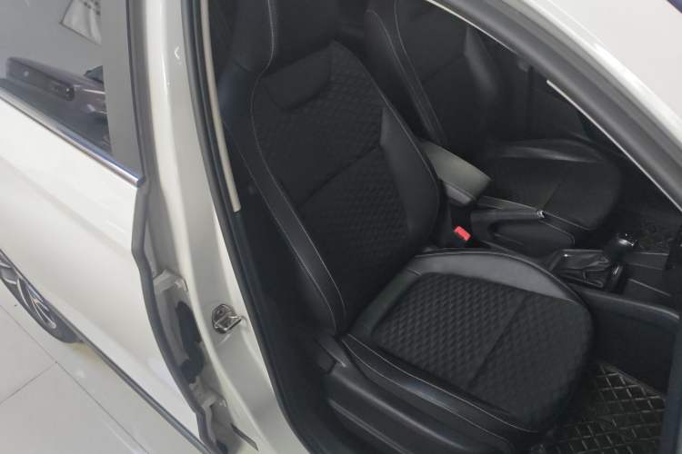 Used Skoda Kamiq 2018 1.5L Automatic Comfort Edition China VI Standard Right Front Seat