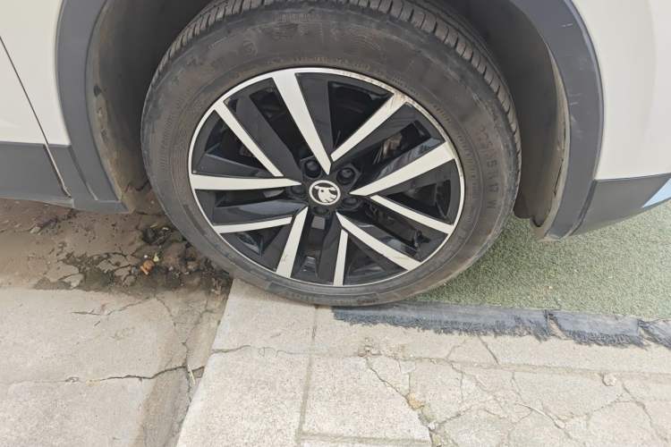 Used Skoda Kamiq 2018 1.5L Automatic Comfort Edition China V Standard Right Front Wheel Hub