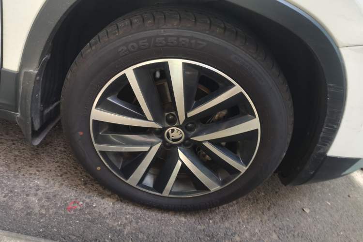 Used Skoda Kamiq 2018 1.5L Automatic Comfort Edition China VI Standard Right Front Wheel Hub