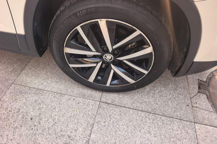 Used Skoda Kamiq 2018 1.5L Manual Comfort Edition China VI Standard Right Front Wheel Hub