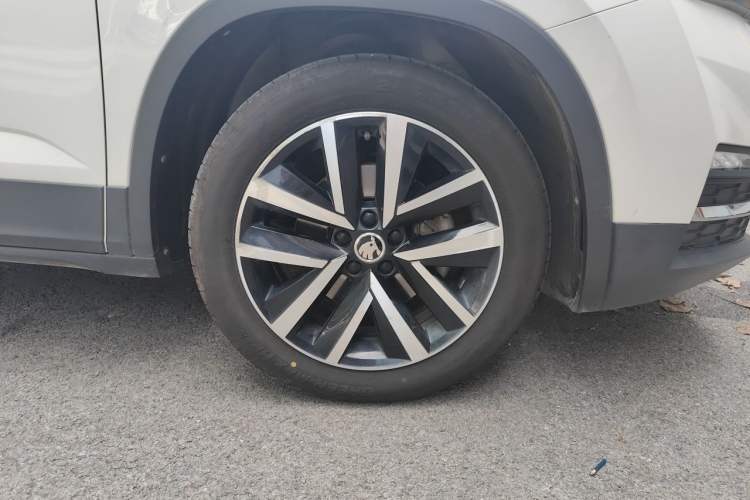 Used Skoda Kamiq 2018 1.5L Automatic Comfort Edition China VI Standard Right Front Wheel Hub