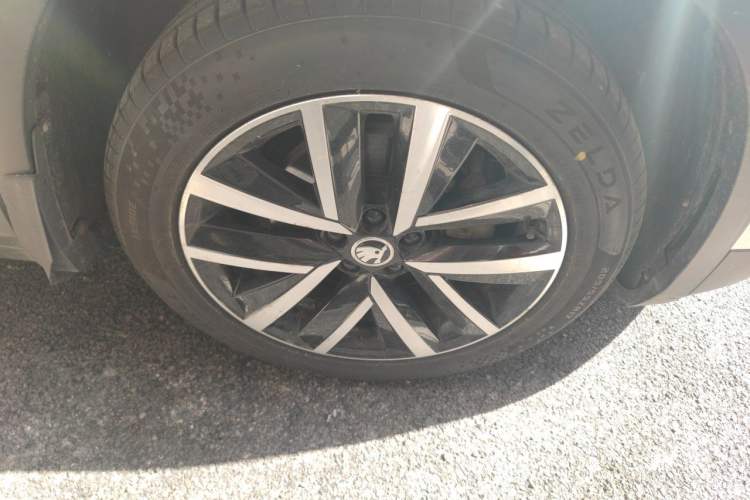 Used Skoda Kamiq 2018 1.5L Automatic Comfort Edition China VI Standard Right Front Wheel Hub