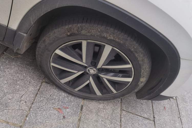 Used Skoda Kamiq 2018 1.5L Automatic Comfort Edition China VI Standard Right Front Wheel Hub