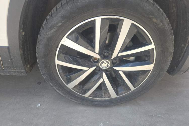 Used Skoda Kamiq 2018 1.5L Automatic Comfort Edition China VI Standard Right Front Wheel Hub