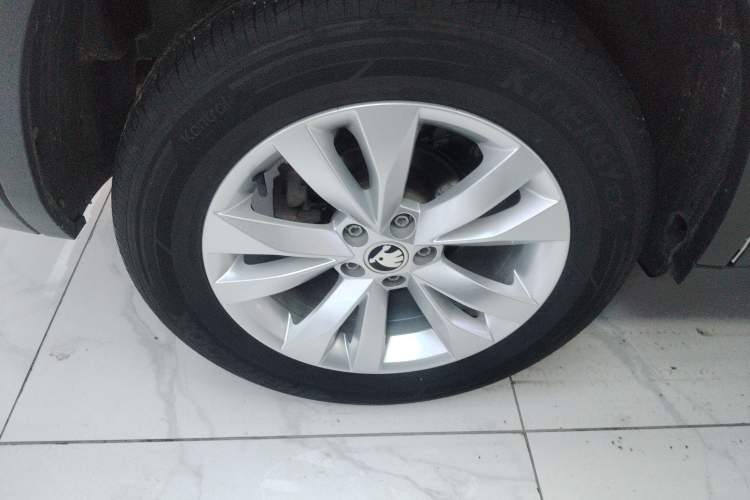 Used Skoda Kamiq 2018 1.5L Automatic Standard Version China V Emission Standard Right Rear Wheel Hub
