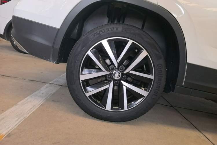 Used Skoda Kamiq 2018 1.5L Automatic Comfort Edition China VI Standard Right Rear Wheel Hub