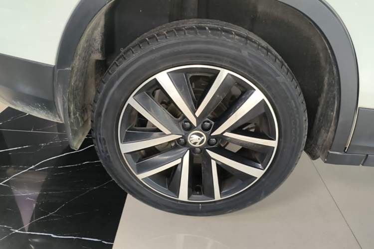 Used Skoda Kamiq 2018 1.5L Automatic Comfort Edition China VI Standard Right Rear Wheel Hub